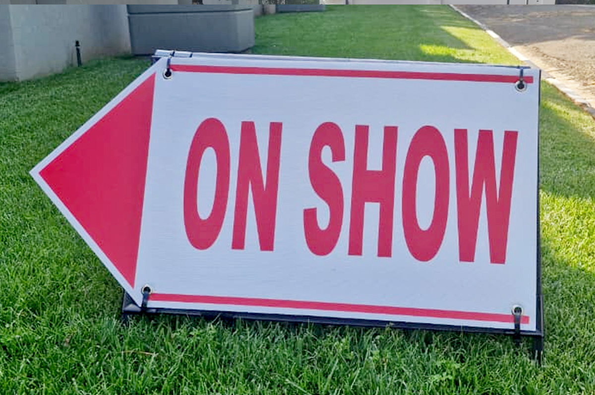 ON SHOW FRAME